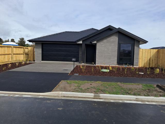 House for rent in Chaslands, Canterbury