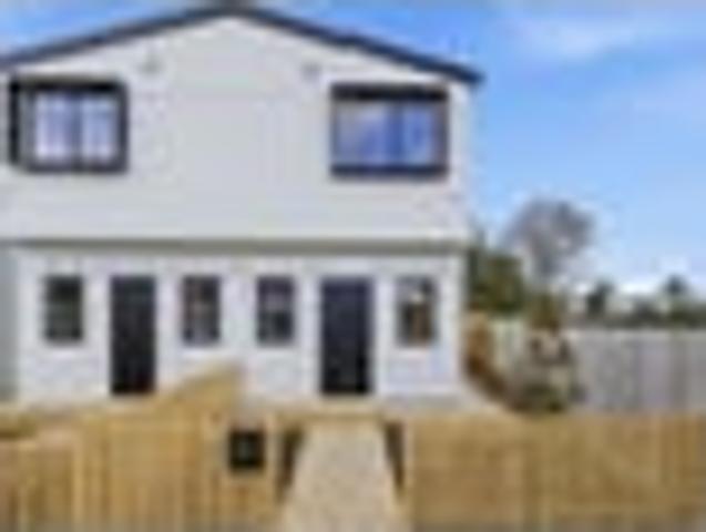 Townhouse for sale in Paremoremo, Oroua County
