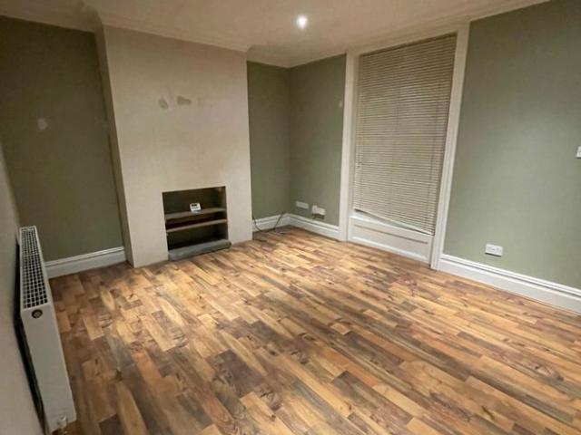 House for rent in Almondbury, West Yorkshire