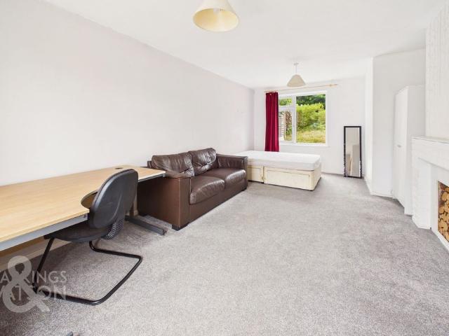 House for rent in Lakenham, East Bank