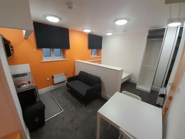 Studio for rent in Eastmoor, West Yorkshire