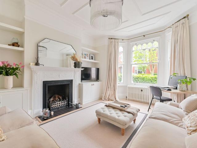 Apartment for rent in Clapham Junction, Greater London