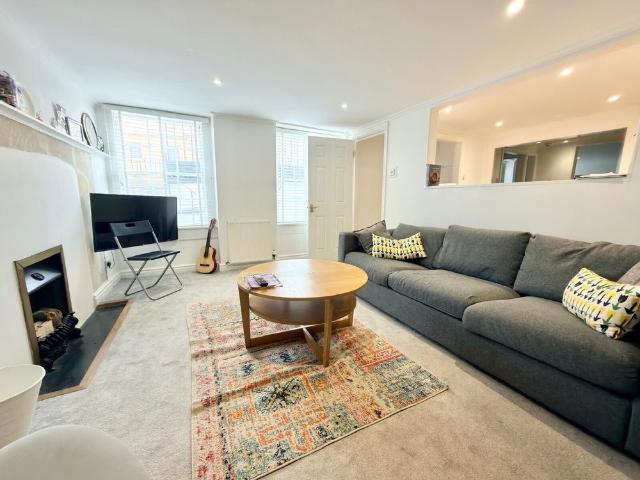 Apartment for rent in Dulcote, Bath And North East Somerset