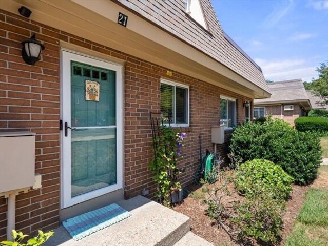 Condo for sale in Hopkinton, Massachusetts