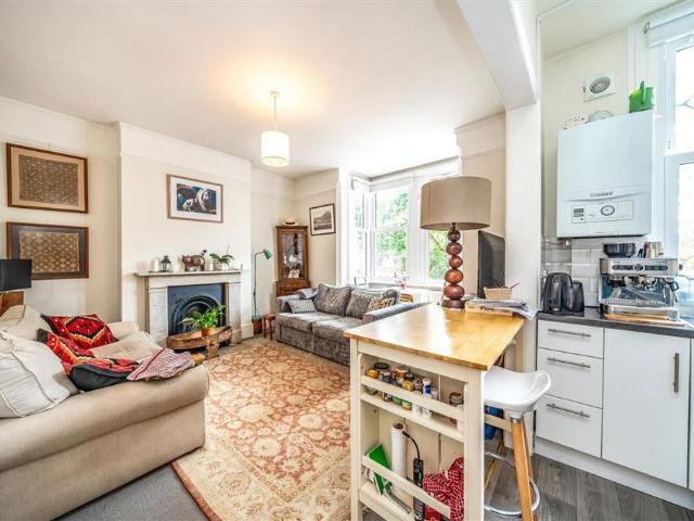 Apartment for rent in Strawberry Hill, Greater London