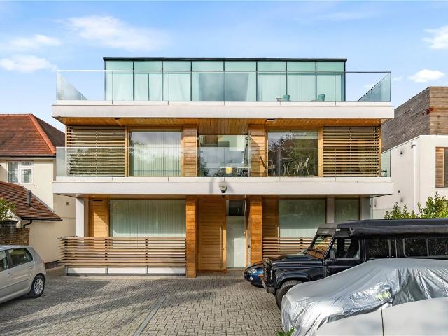 Apartment for rent in London Borough of Richmond upon Thames, Greater London