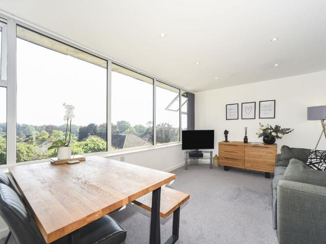 Apartment for rent in Elmstead, Greater London