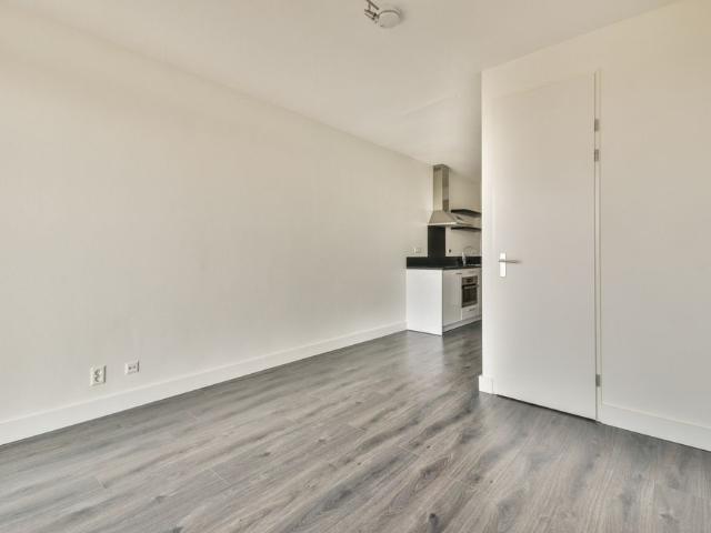 Studio te huur in Laak, Zuid Holland