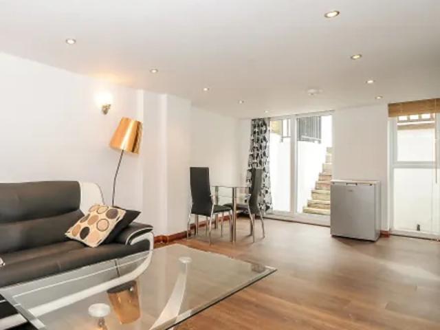 Apartment for rent in London Borough of Lewisham, Forest Hill