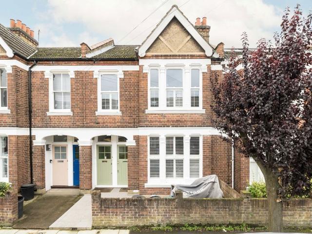 House for rent in Summerstown, Greater London