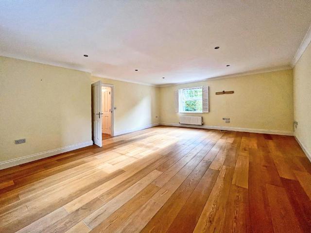 Apartment for rent in Elvetham Heath, Hart