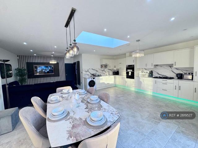 House for rent in Cowley, Greater London