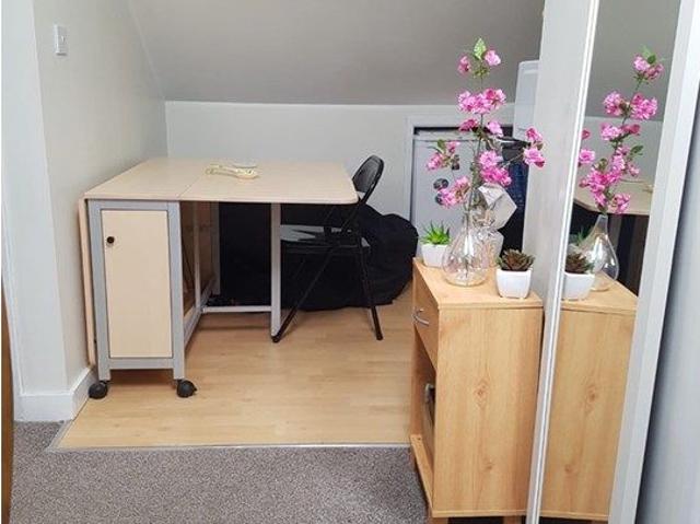 Room for rent in Cowley, Greater London