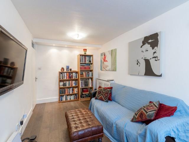 Apartment for rent in Fulham, Walham Green