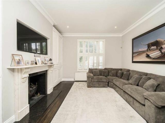 House for rent in Fulham, Walham Green