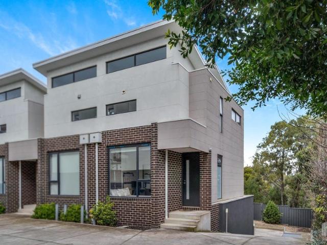Townhouse for sale in Camerons Creek, Victoria