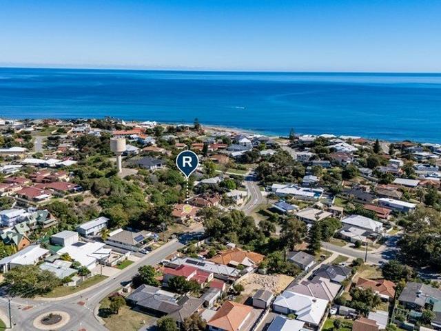 Apartment for sale in Parklands, Western Australia