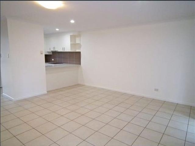 Townhouse for rent in Toombul, Queensland
