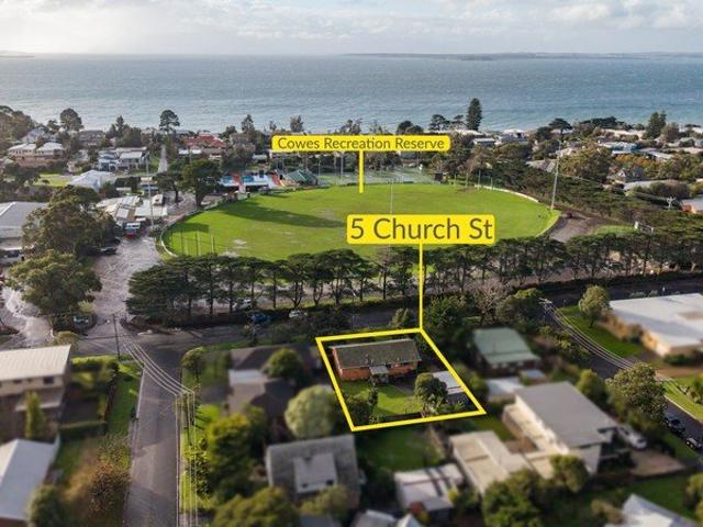 House for sale in Cowes, Victoria