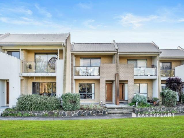 Townhouse for sale in Camerons Creek, Victoria