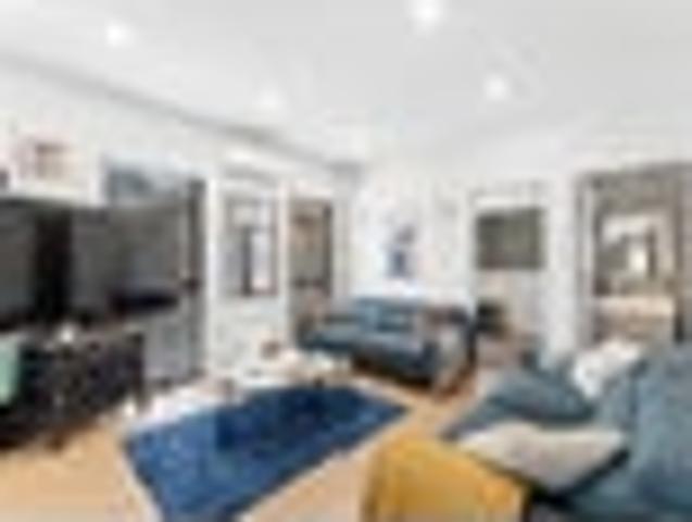 Townhouse for sale in Paremoremo