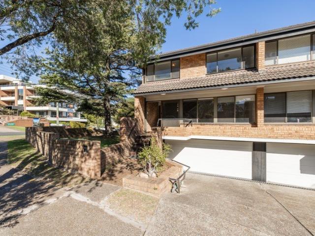 Townhouse for rent in Nelson Bay, New South Wales