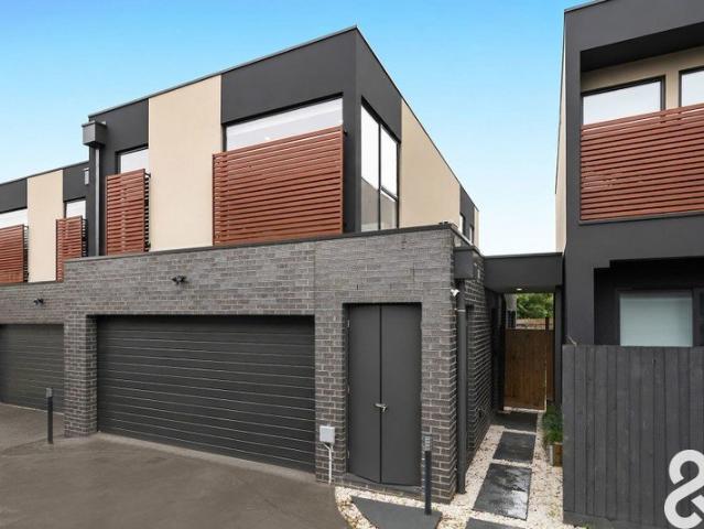 Townhouse for sale in Camerons Creek, Victoria
