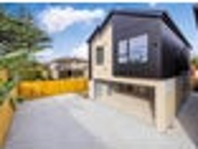 Townhouse for sale in East Tamaki