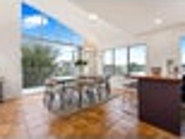 House for sale in Paremoremo