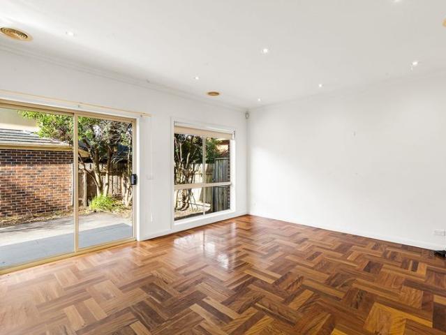 Townhouse for rent in Mount Waverley, Melbourne