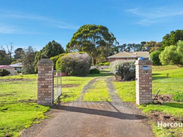 House for sale in Opossum Bay, Tasmania
