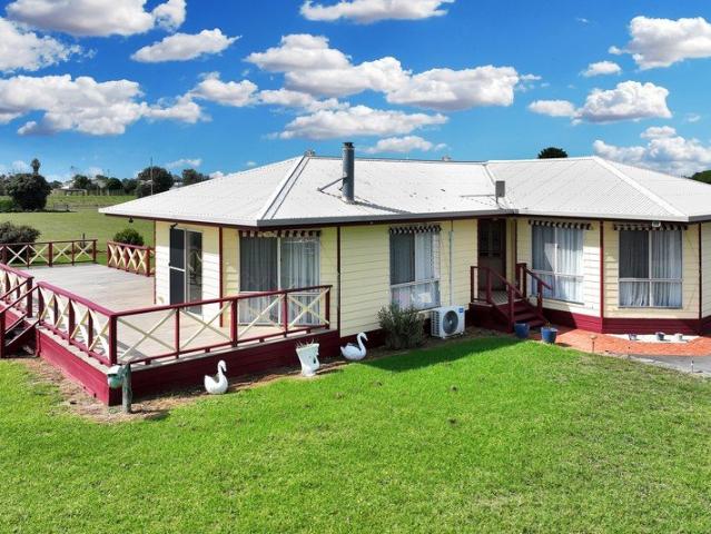 House for sale in Woodside Beach, Victoria