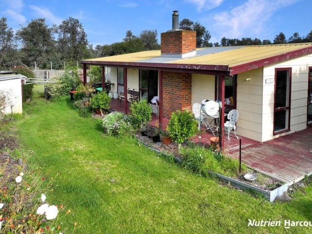 House for sale in Woodside Beach, Victoria