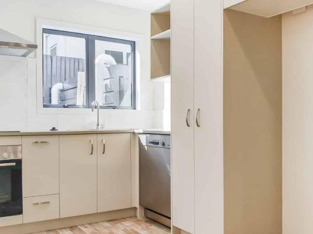 Townhouse for rent in Hamilton Central, Hamilton City