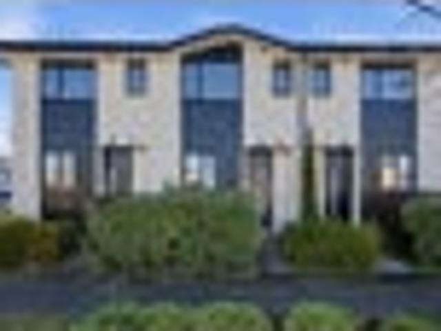 Townhouse for sale in Heathcote, Canterbury