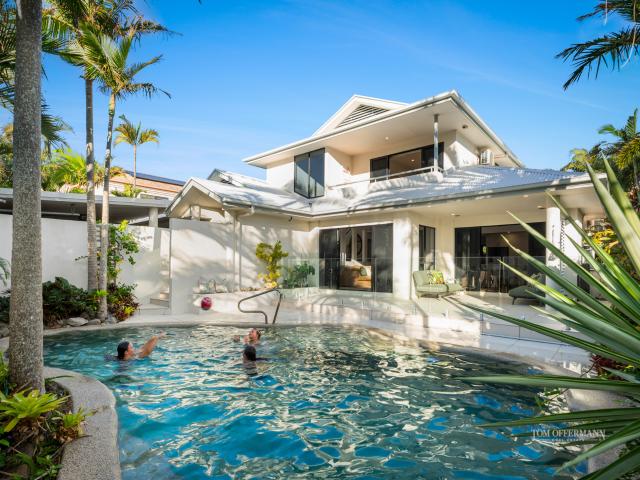 House for sale in Castaways Beach