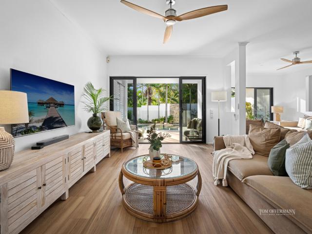House for sale in Castaways Beach