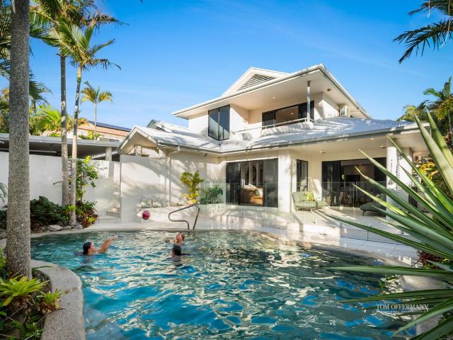 House for sale in Castaways Beach