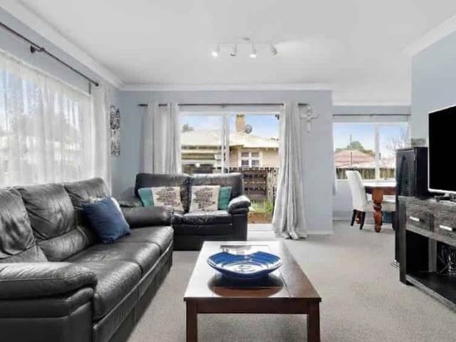 Townhouse for rent in Awhitu