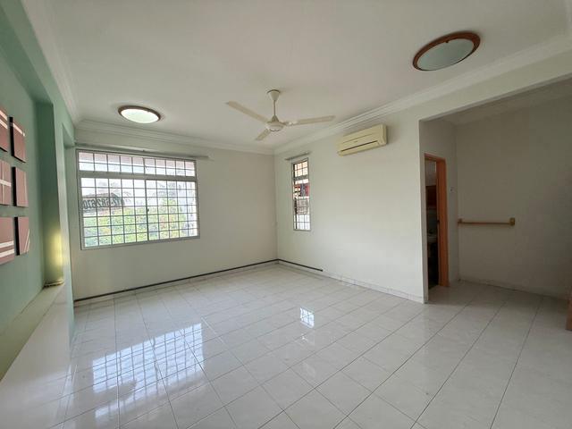 Apartment for sale in Malaka