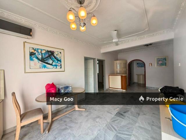 Apartment for sale in Malaka
