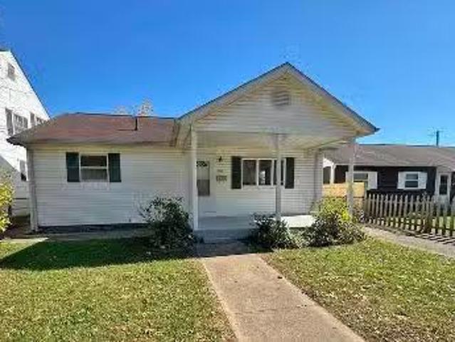 House for sale in Huntington