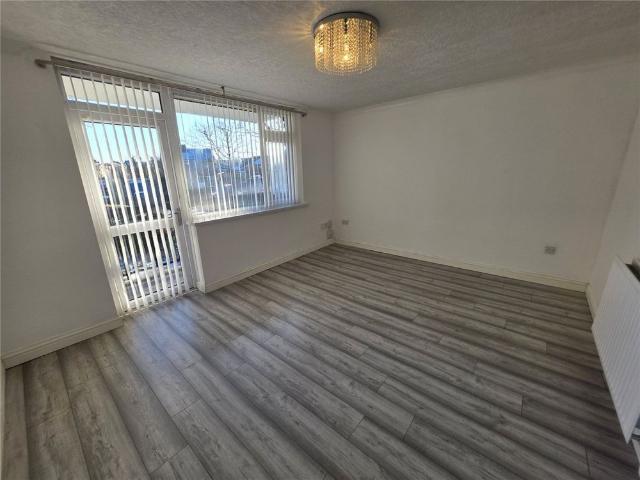 Apartment for rent in Thornhill Lees