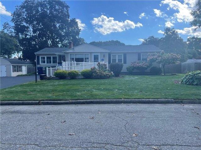 House for sale in Warwick, Kent County