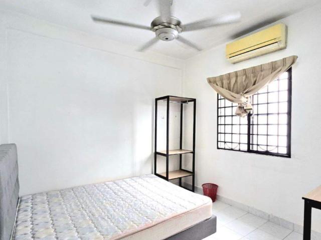 Room for rent in Petaling, Damansara Damai