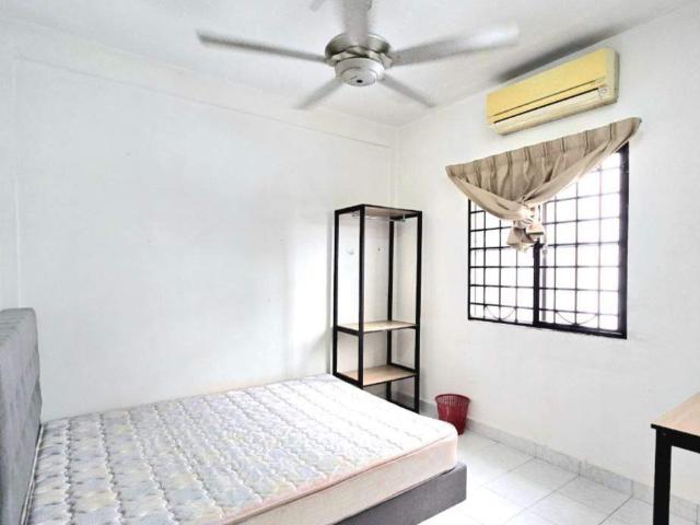 Room for rent in Petaling, Damansara Damai
