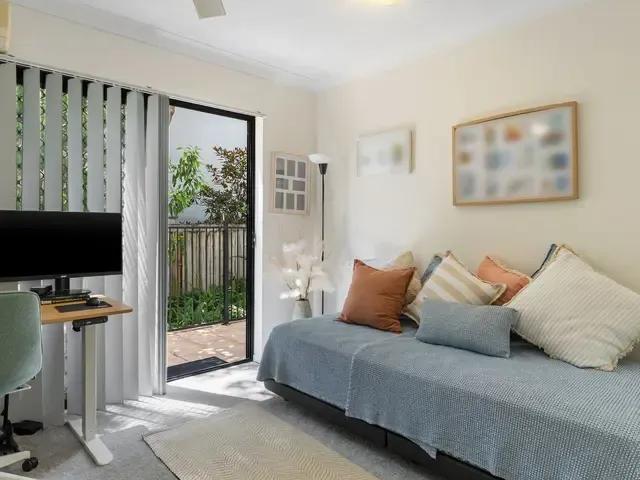 Apartment for rent in Palm Beach, Gold Coast City