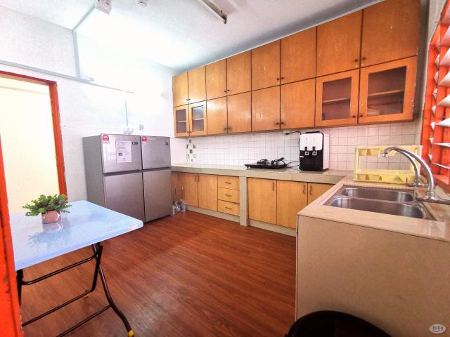 Room for rent in Petaling, Damansara Damai