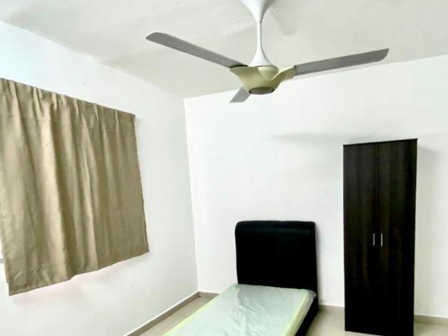 Room for rent in Petaling, Damansara Damai