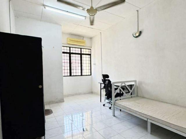 Room for rent in Petaling, Damansara Damai